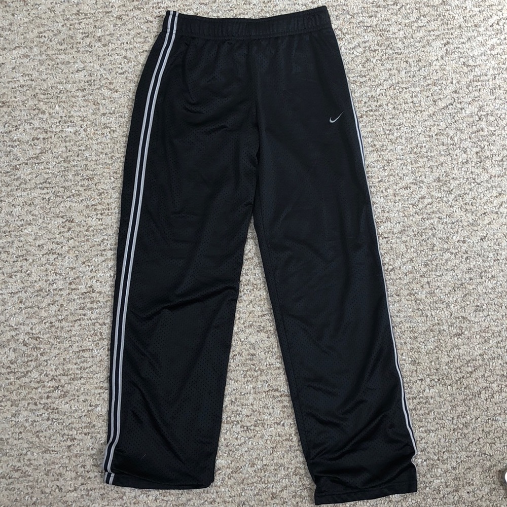 Boys black mesh Nike sweatpants size L